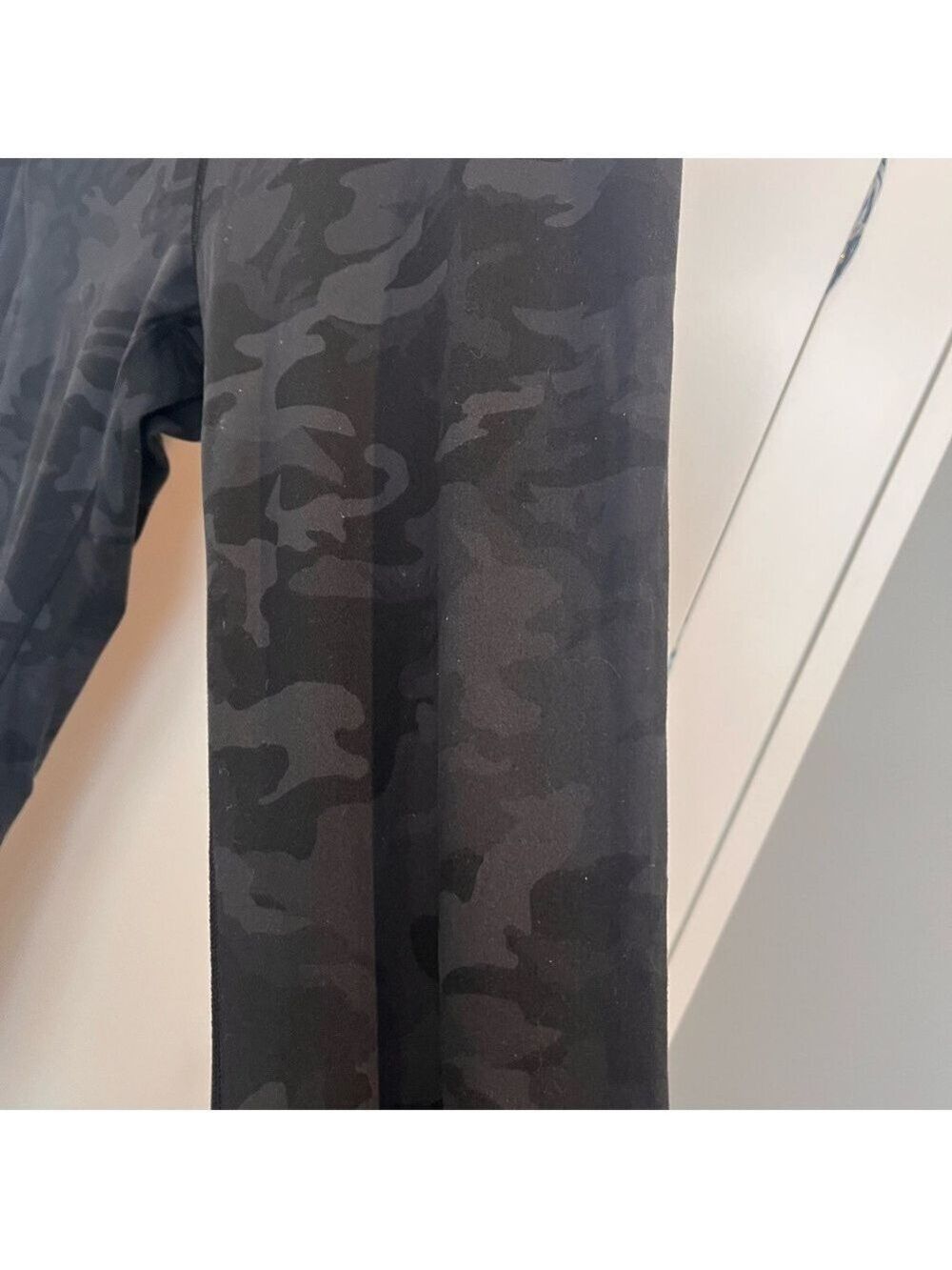 Lululemon Black Camouflage Leggings - Picture 3 of 5
